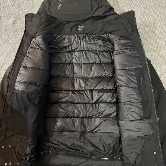 Arc'teryx Men's Black Down Jacket - Picture 5 of 8